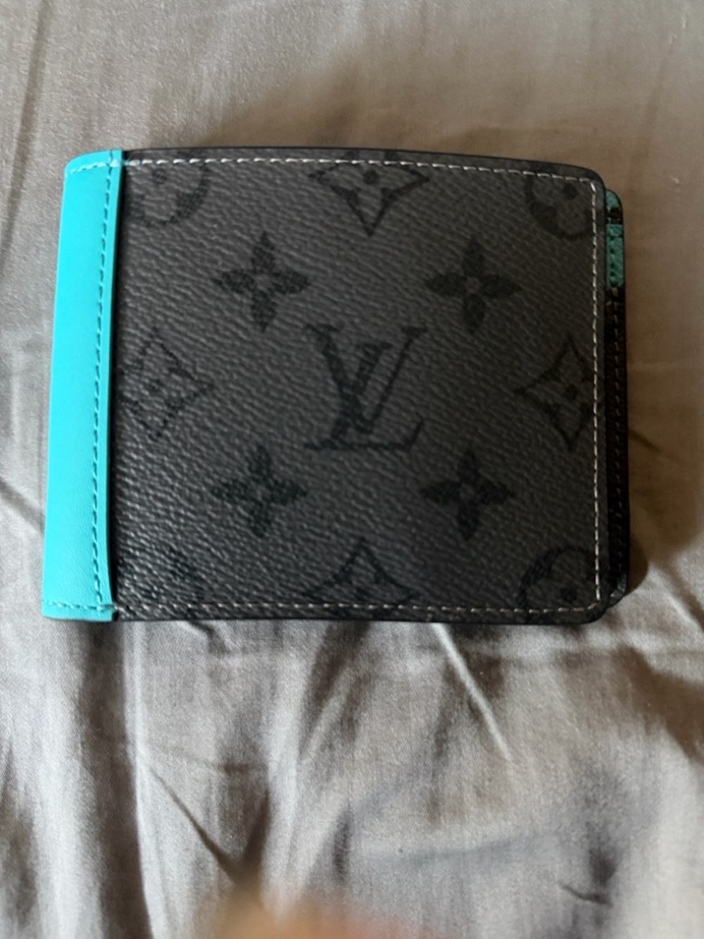 Louis Vuitton Men’s Wallet NEW no box. With Dust Bag only Authentic